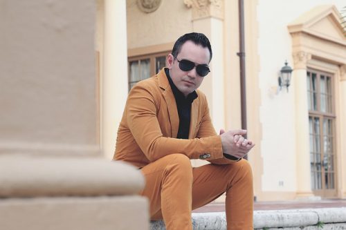 Jak pozbyć się zakoli u mężczyzn?